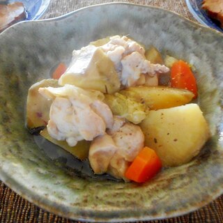 鶏肉とさつま芋と白菜の塩バター煮